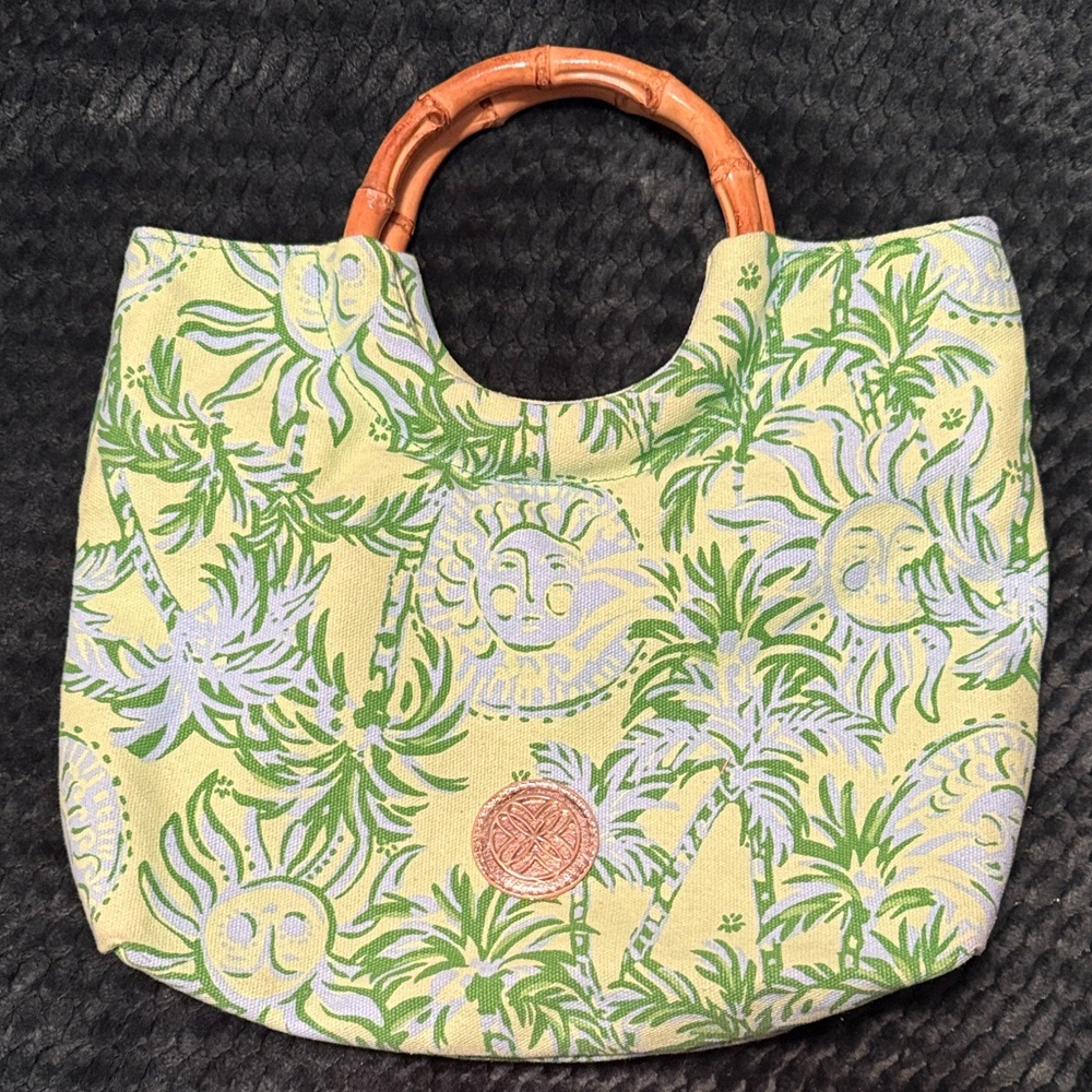 Beautiful Lilly Pulitzer Bag
Cool Mint Catching Rays